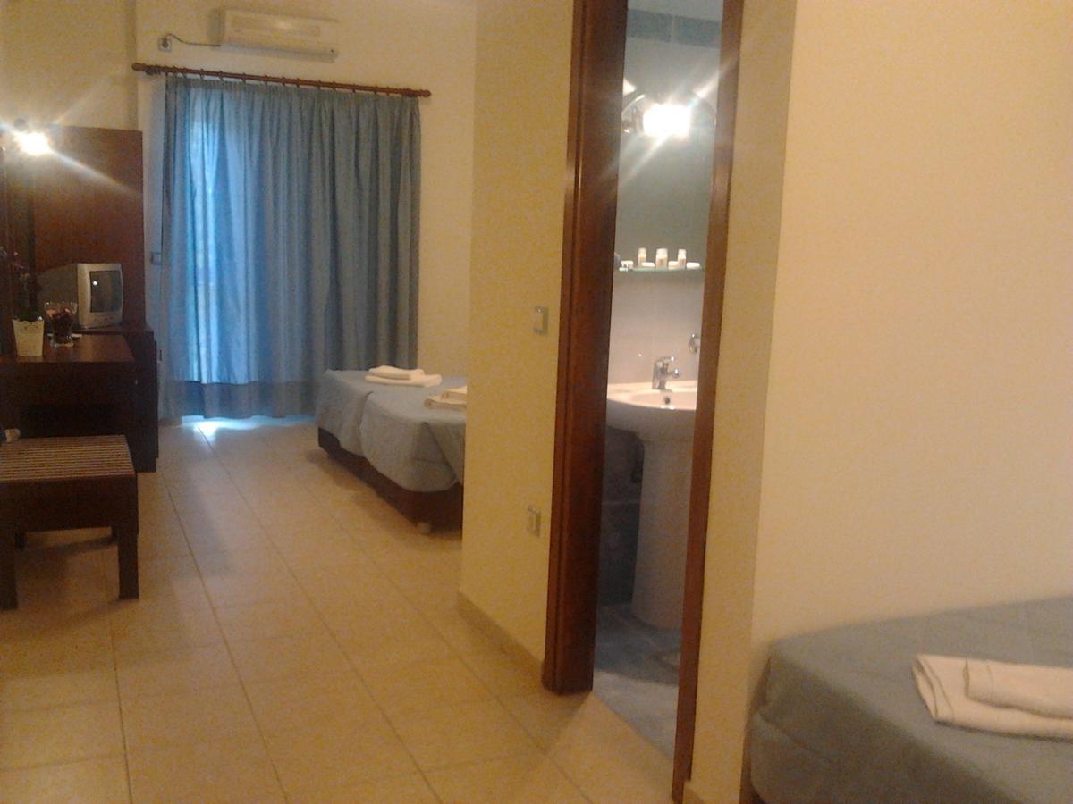 Ionion Star Hotel Tholon Екстер'єр фото